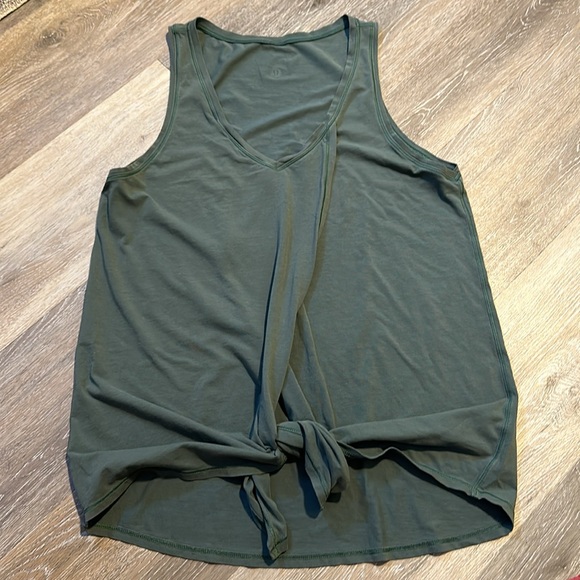 Lululemon tie front tank size 10 hunter green euc - Picture 3 of 5